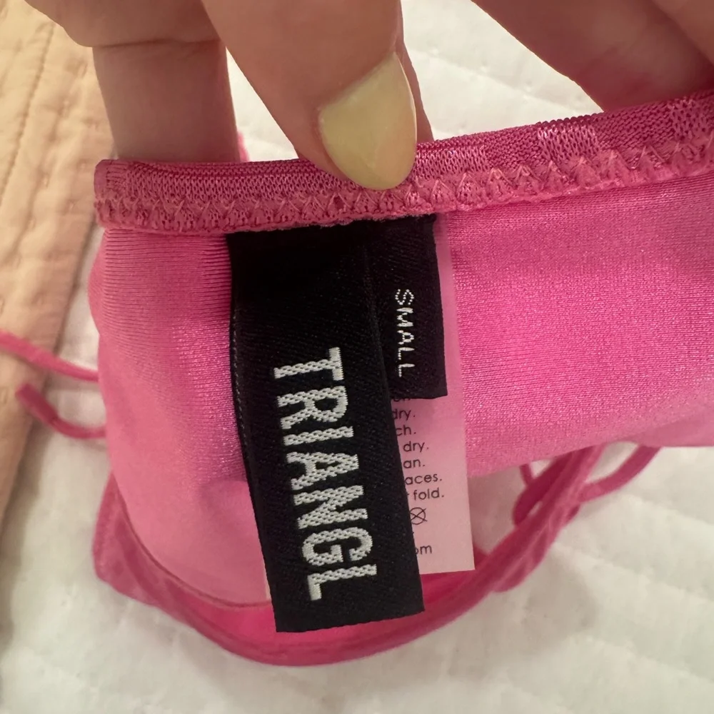 triangl swimwear Hot Pink Textured Underwire Bikini Set